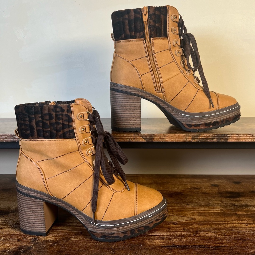 Comfort Boots Tan Lace Up Platform Cheetah Animal Print Trim‎ 3" Stack Heel 8
